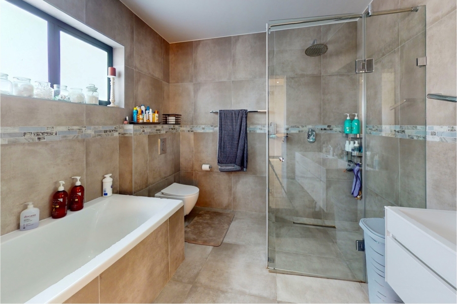 4 Bedroom Property for Sale in Langebaan Country Estate Western Cape